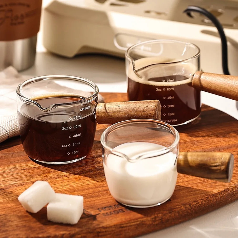 Wooden Handle Hand-brew Coffee Glass Coffee Measuring Cup Precise Scale, 750ML