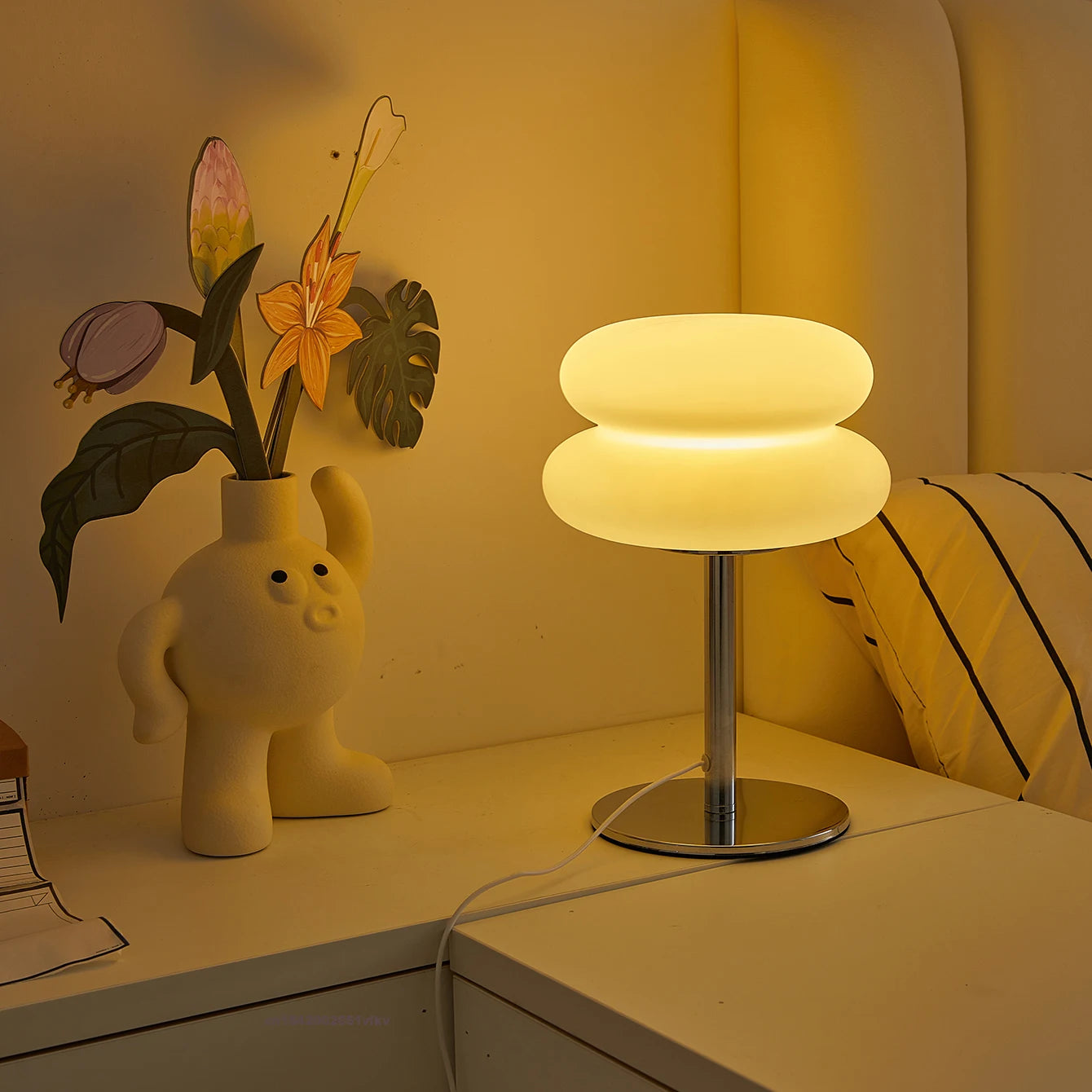 Bauhaus table lamp plastic lampshade Nordic mushroom lamp 9-level brightness & dimming