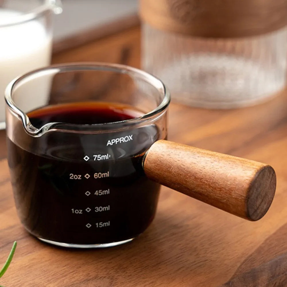 Wooden Handle Hand-brew Coffee Glass Coffee Measuring Cup Precise Scale, 750ML
