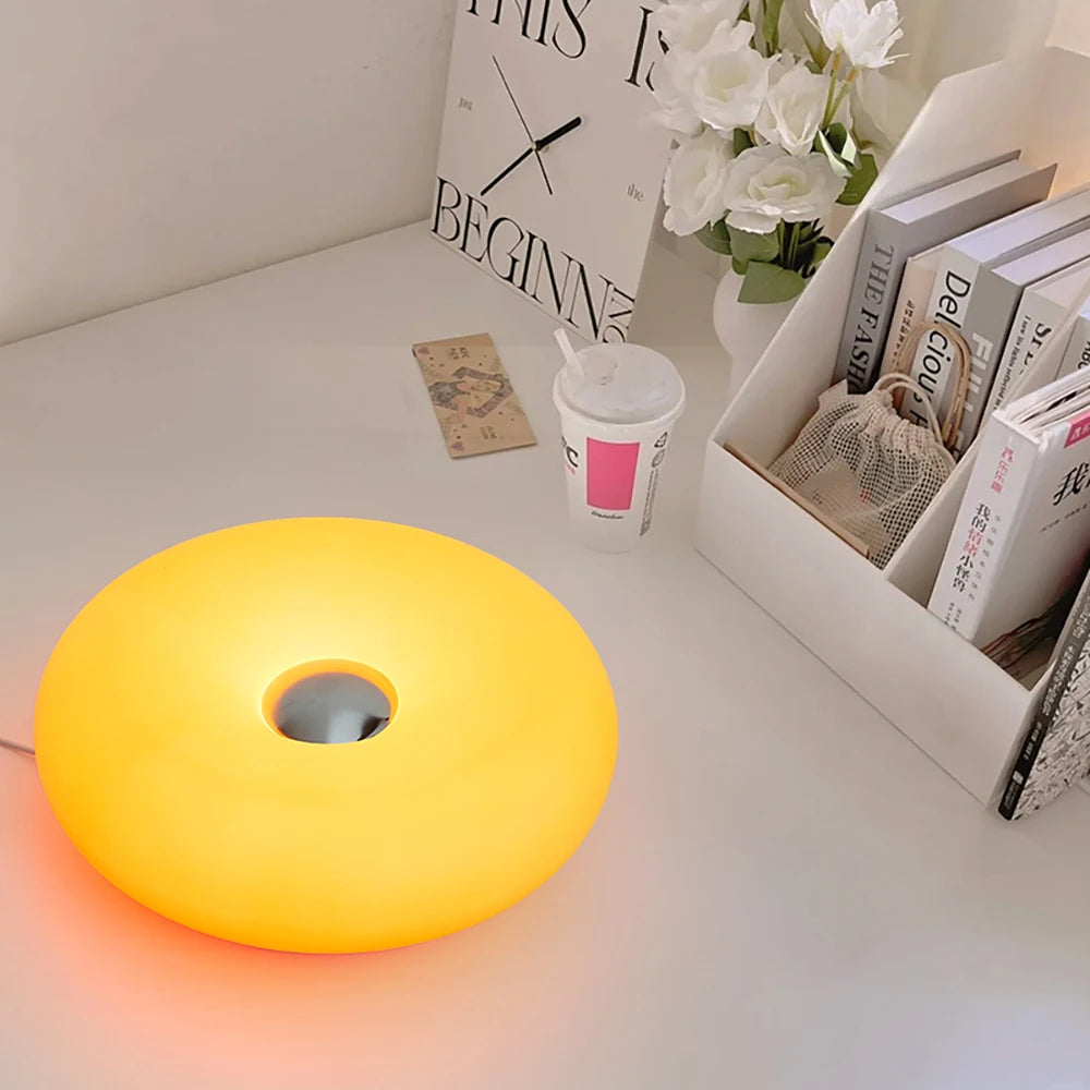 Bauhaus table lamp USB plug bedroom bedside lamp (Not glass）