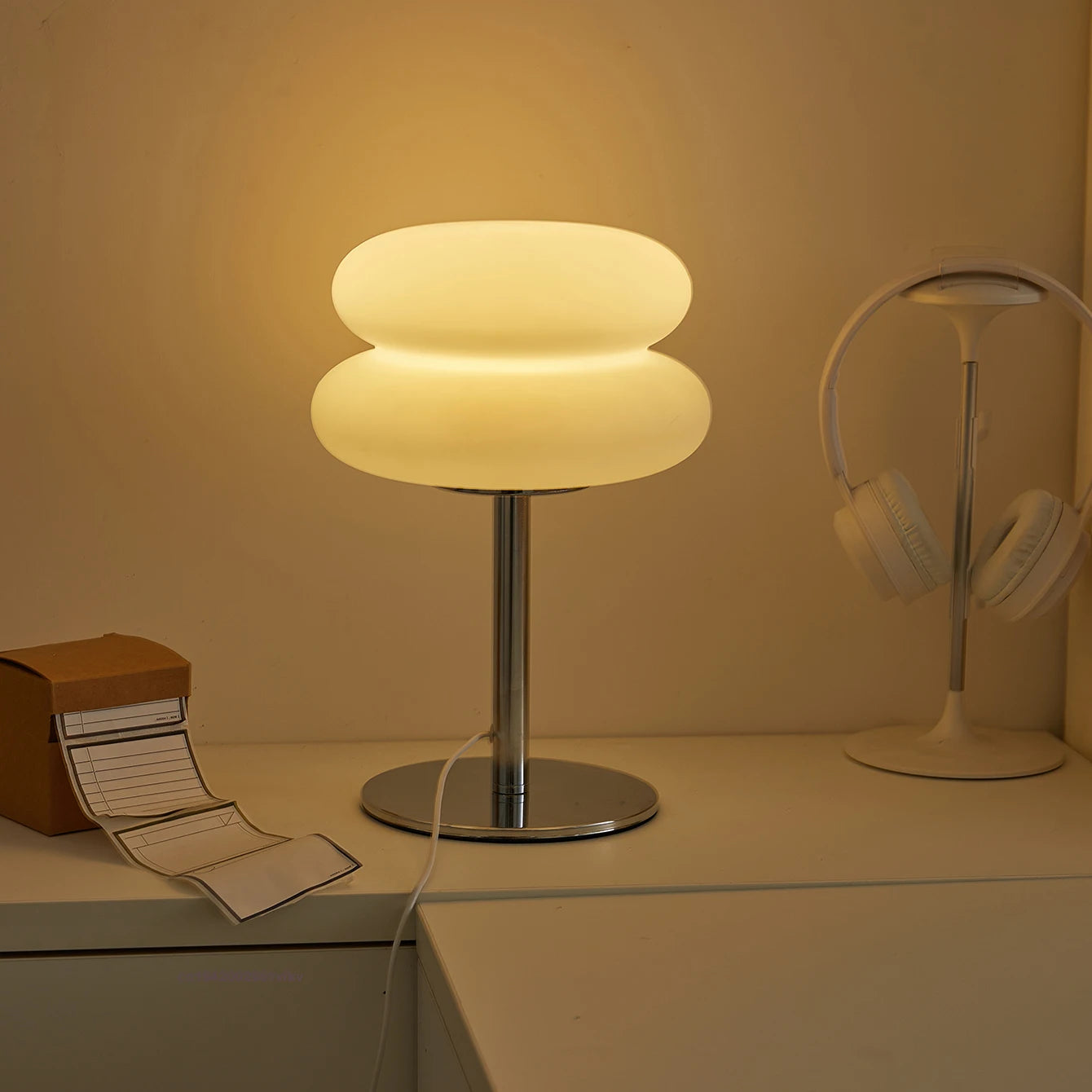 Bauhaus table lamp plastic lampshade Nordic mushroom lamp 9-level brightness & dimming